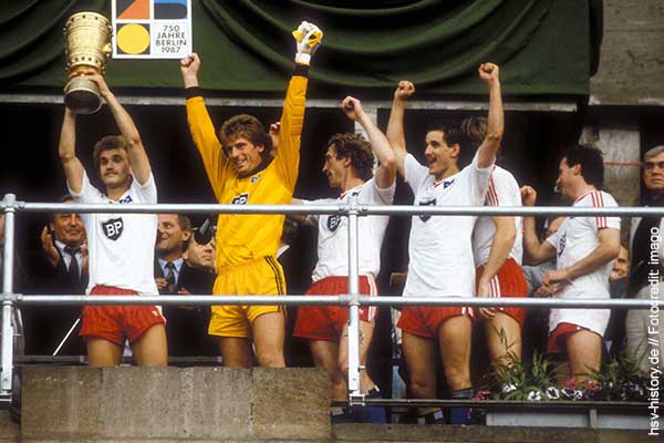 Hamburger SV DFB Pokalsieger 1976 Mannschaftskarte TOP